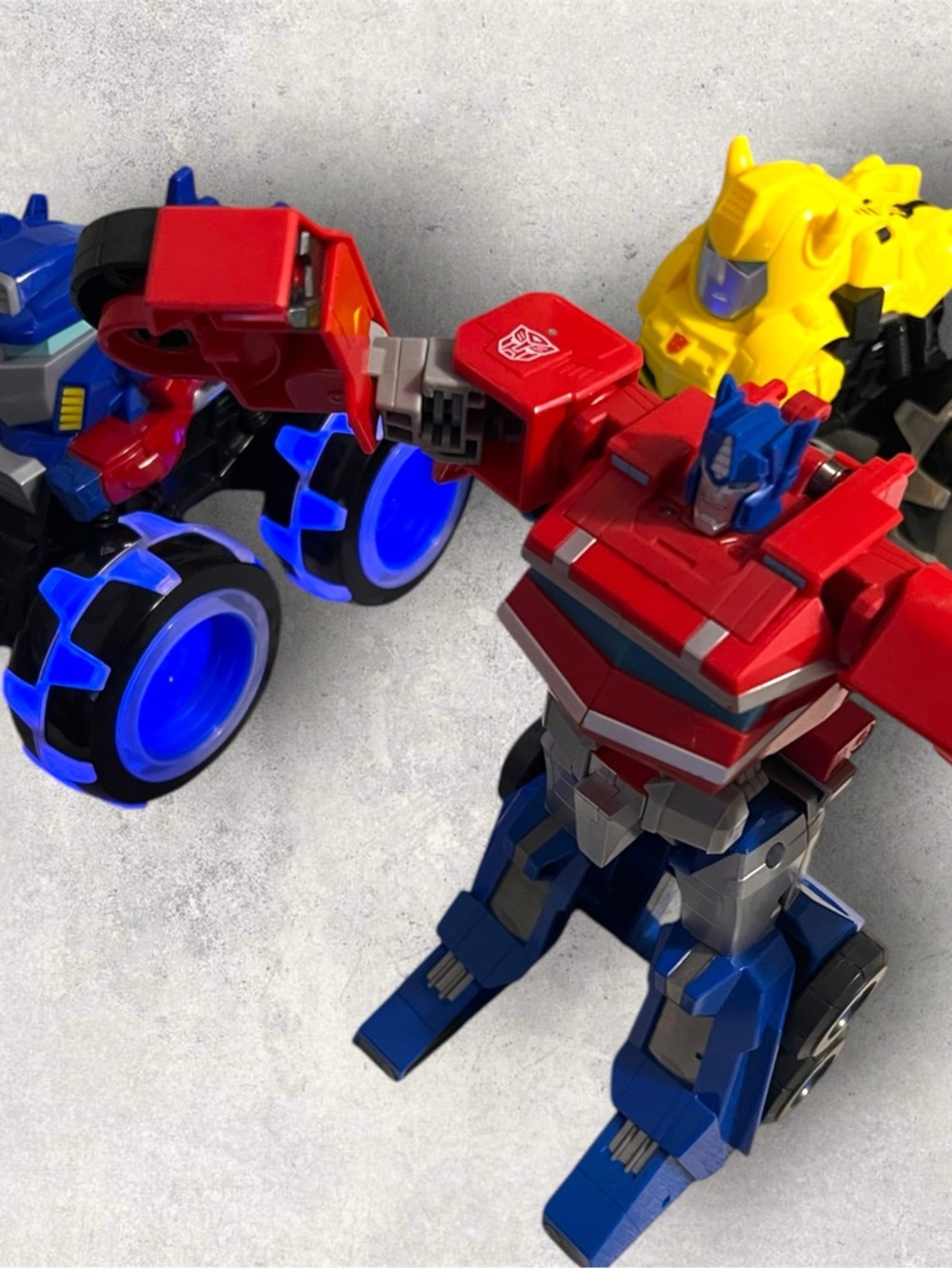 Transformers Trucks and Figure - Picture 4 of 4